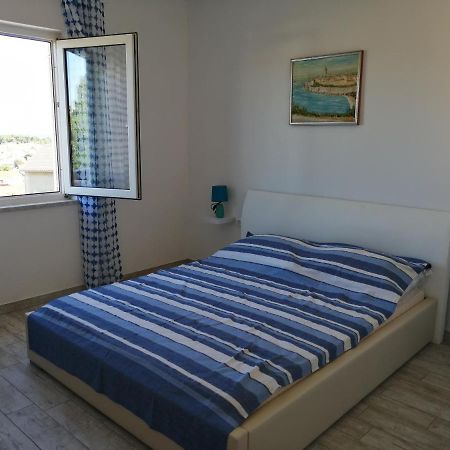 Apartmani Nevera Đảo Krk Ngoại thất bức ảnh