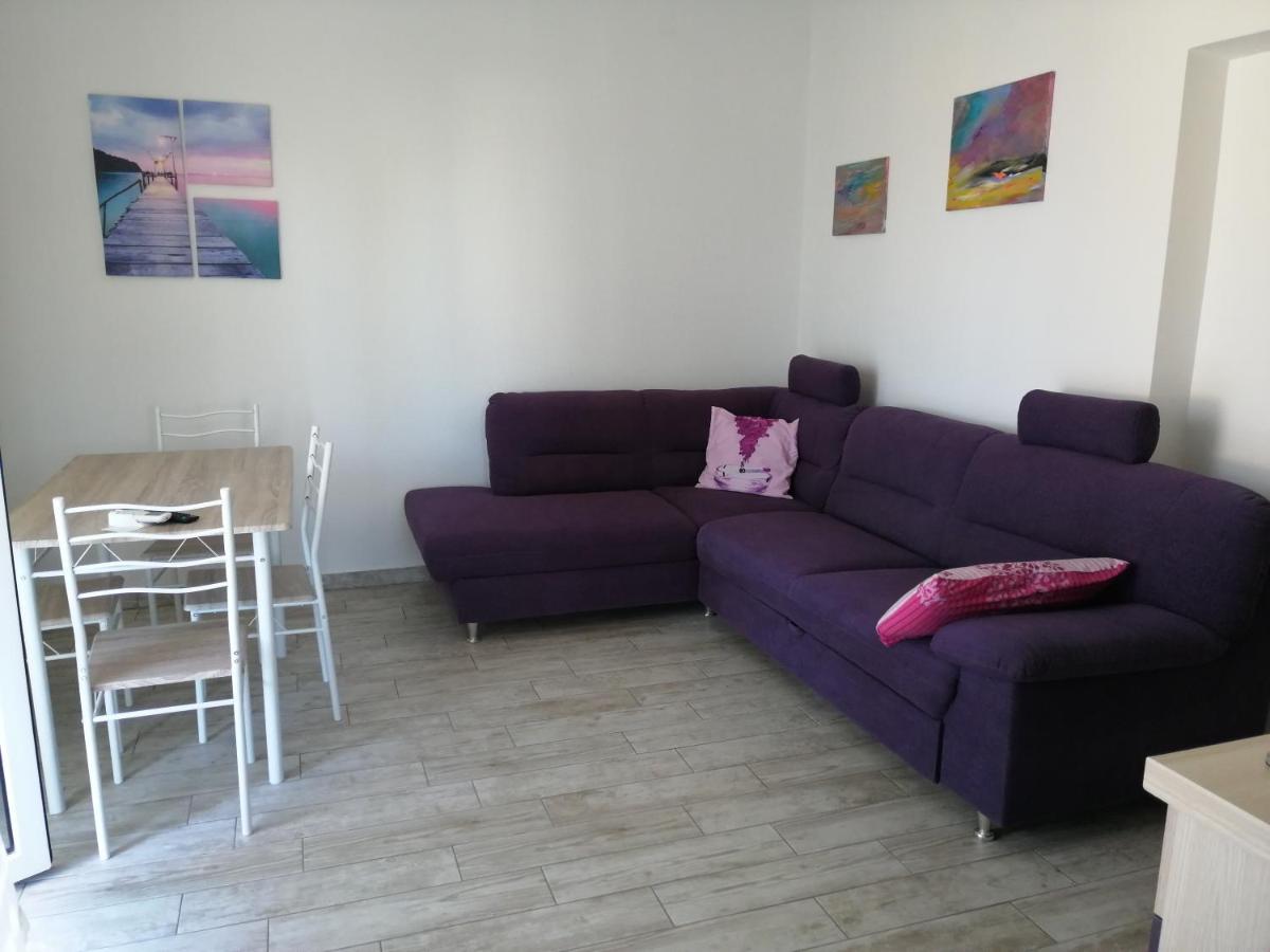 Apartmani Nevera Đảo Krk Ngoại thất bức ảnh