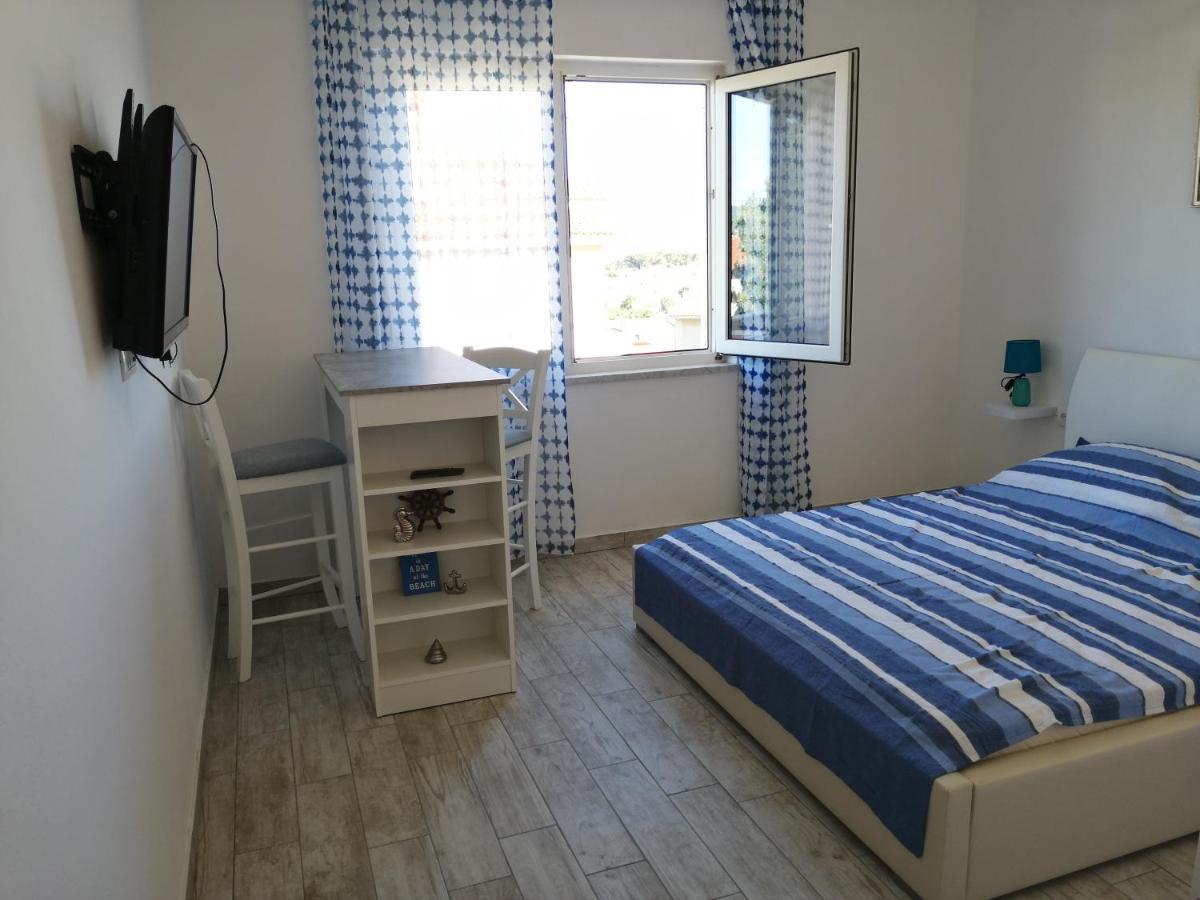 Apartmani Nevera Đảo Krk Ngoại thất bức ảnh